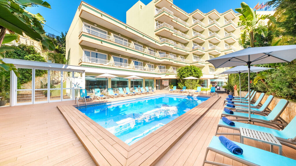 Agua Beach Hotel